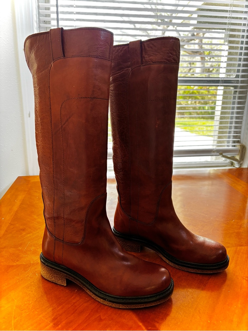 Leather Knee-High Heeled Boots in Brown - Classic Riding Style-Made in Italy-.